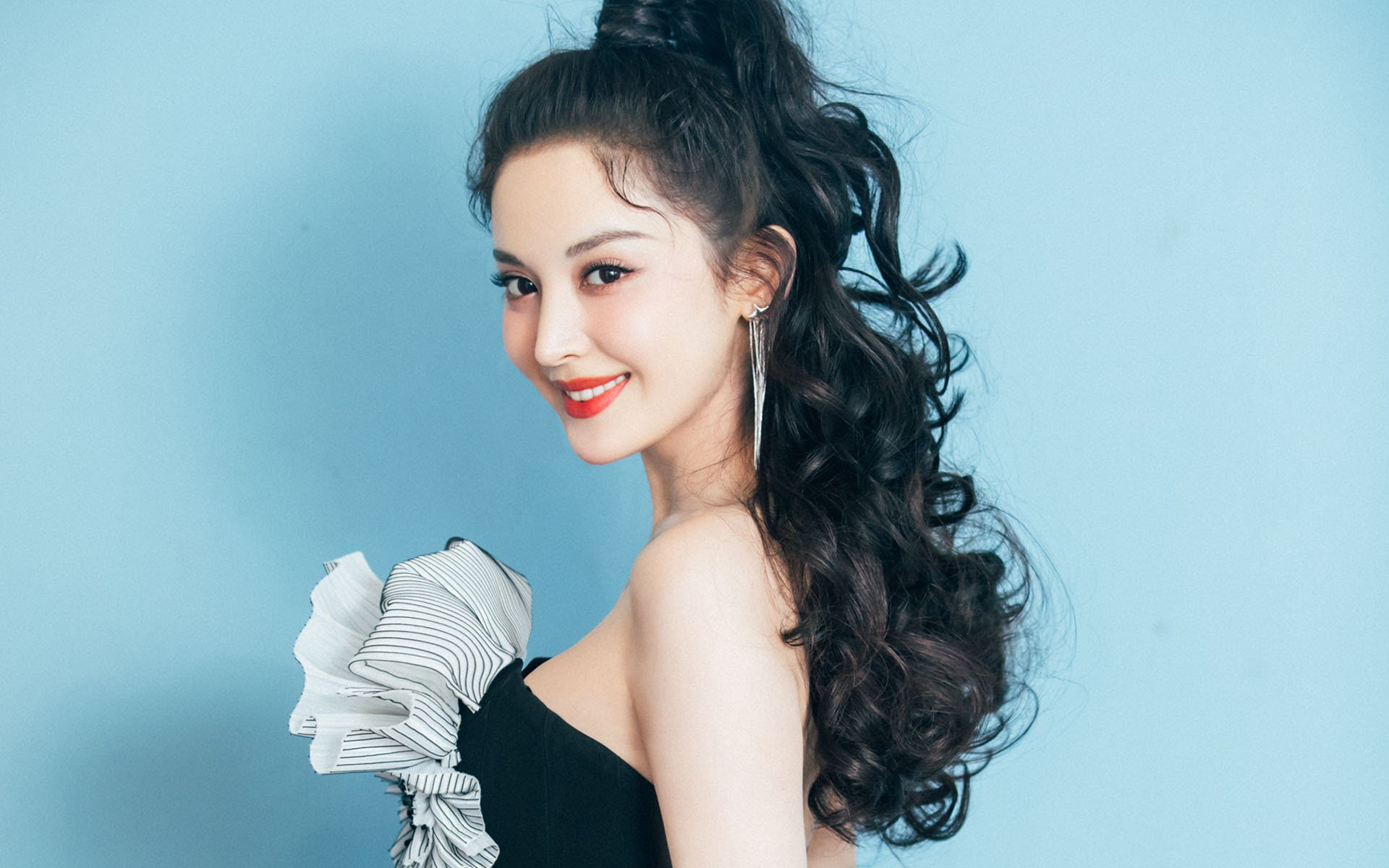 随机意大利媒体：瑞士在雪地控制节奏如同弹钢琴，瑞士一滑雪胜地发生雪崩
