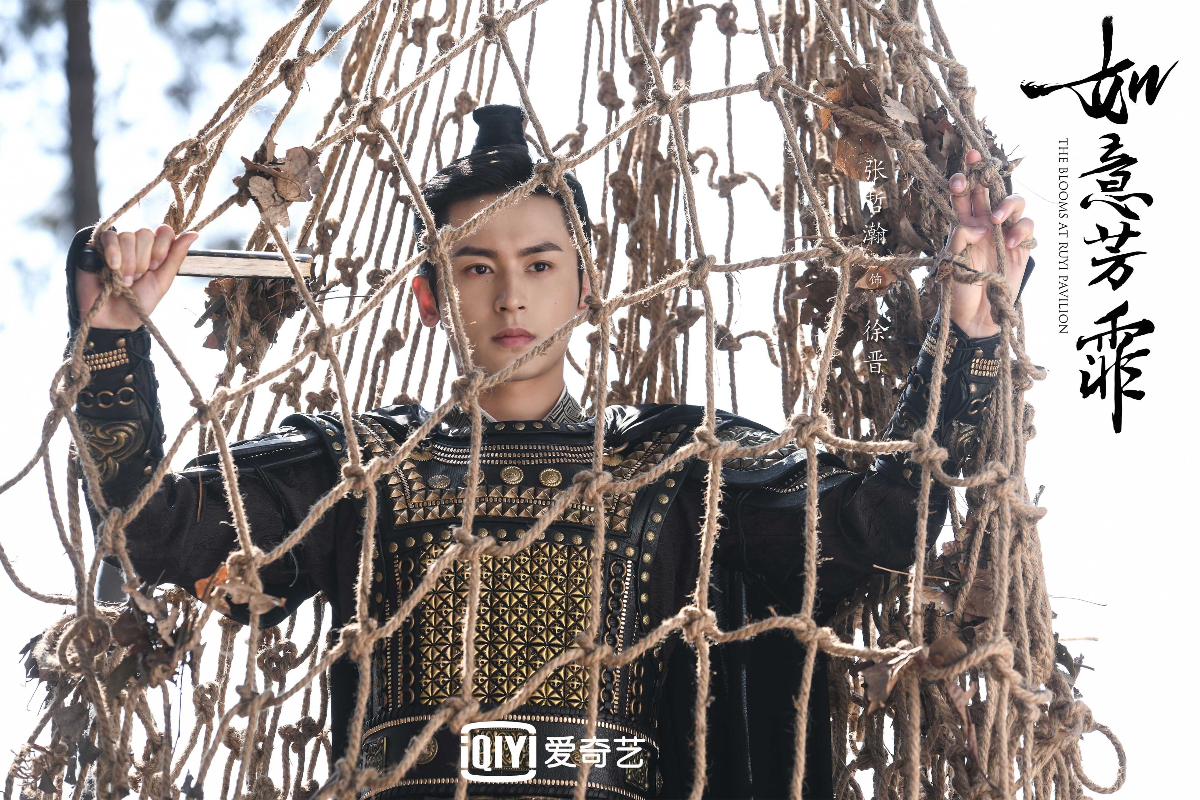 开云·体育全站登录地址-电竞战队定制服装设计新颖获得好评，电竞队队服